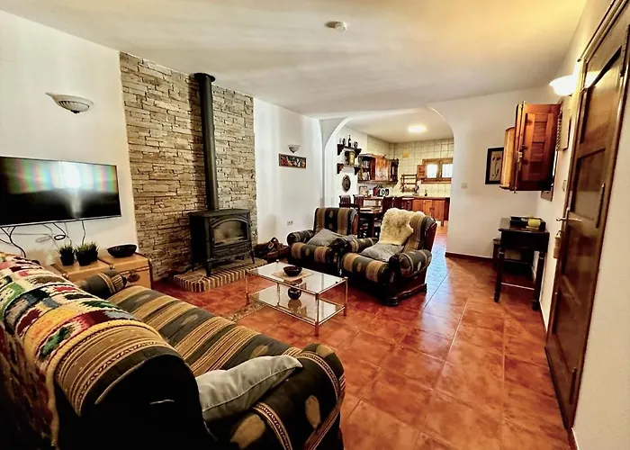 Inviting cottage in Órgiva with a private swimming pool